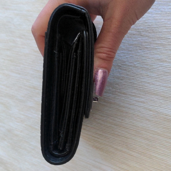 Black Guess wallet - Picture 3 of 7